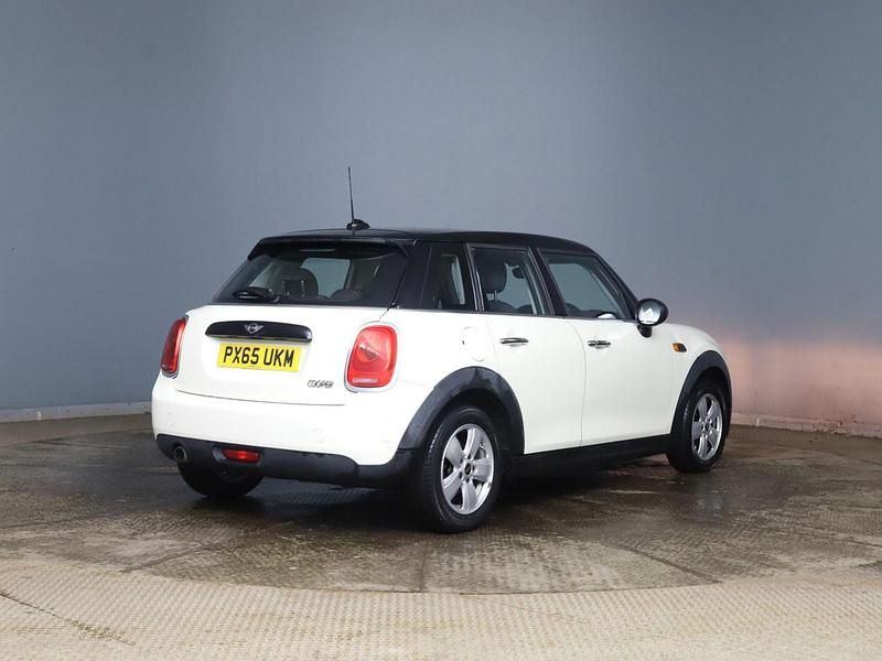 Used Mini Cooper Hatch 2015 White Hatchback