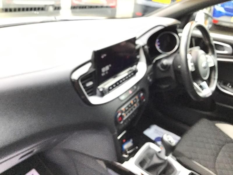 Used Kia ProCeed GT-Line 160 HP (117 kW) 2021 White Estate