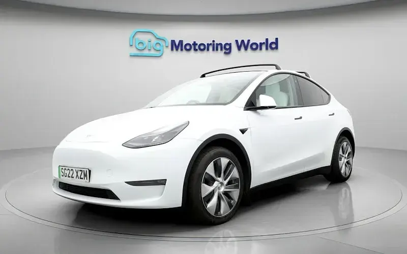 Used Tesla Model Y Long Range AWD 286 kW (389 HP) 2025 SUV