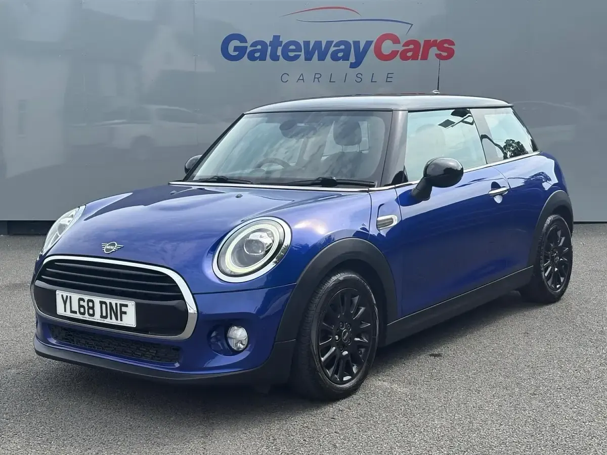 Used Mini Cooper Classic 136 HP (100 kW) 2018 Blue Hatchback