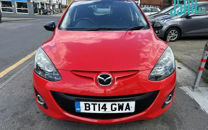 Gebraucht Mazda 2 Edition 84 PS (61 kW) 2014 Rot Kleinwagen