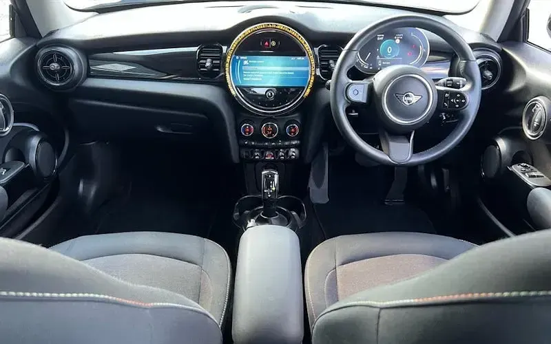 Used Mini Cooper Classic 136 HP (100 kW) 2022 Silver Hatchback