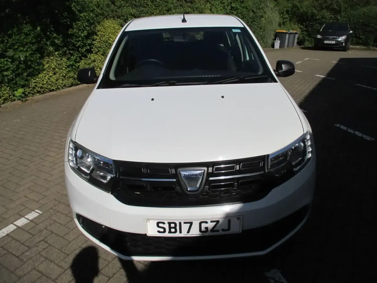 Używany Dacia Sandero Ambiance 90 KM (66 kW) 2017 Biały Hatchback