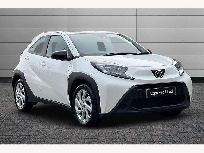 White Used 2023 Toyota Aygo PURE Hatchback | £12,750 (Fair price) - Image 1/3