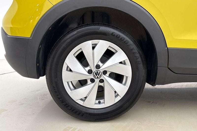 Used VW T-Cross Life 95 HP (69 kW) 2024 Yellow SUV