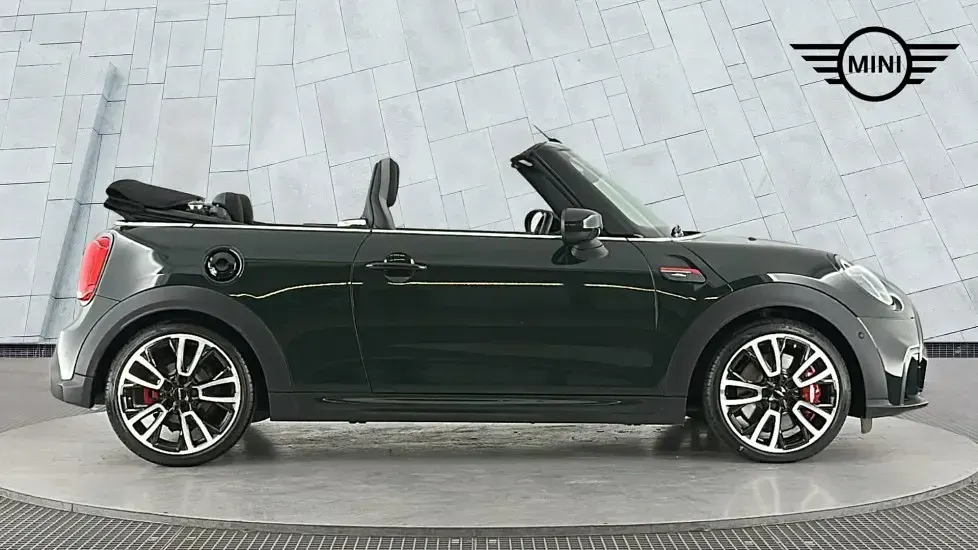 Used Mini John Cooper Works 228 HP (167 kW) 2022 Green Hatchback