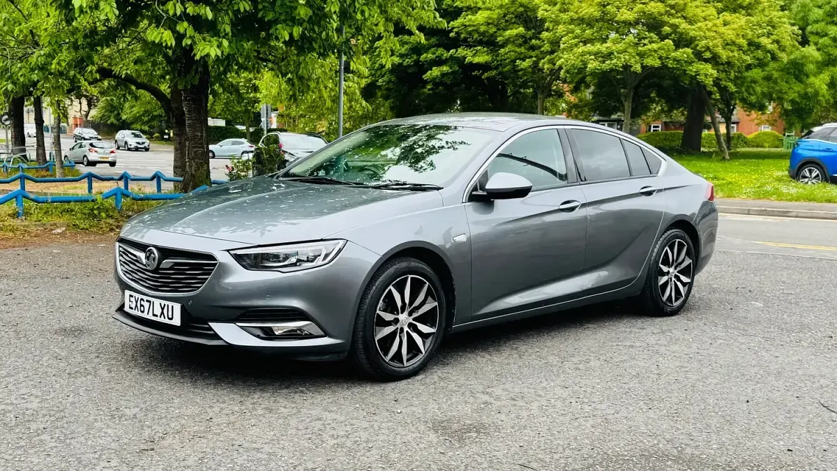 Used Vauxhall Insignia Elite 136 HP (100 kW) 2017 Grey Hatchback