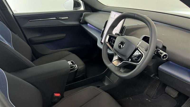 Used Volvo EX30 Performance 314 kW (428 HP) 2025 White SUV