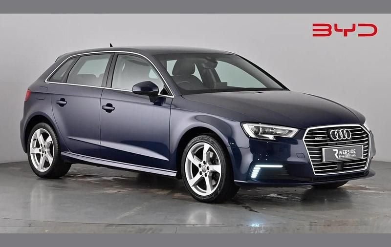 Used Audi A3 e-tron Advanced 200 HP (147 kW) 2020 Blue Hatchback