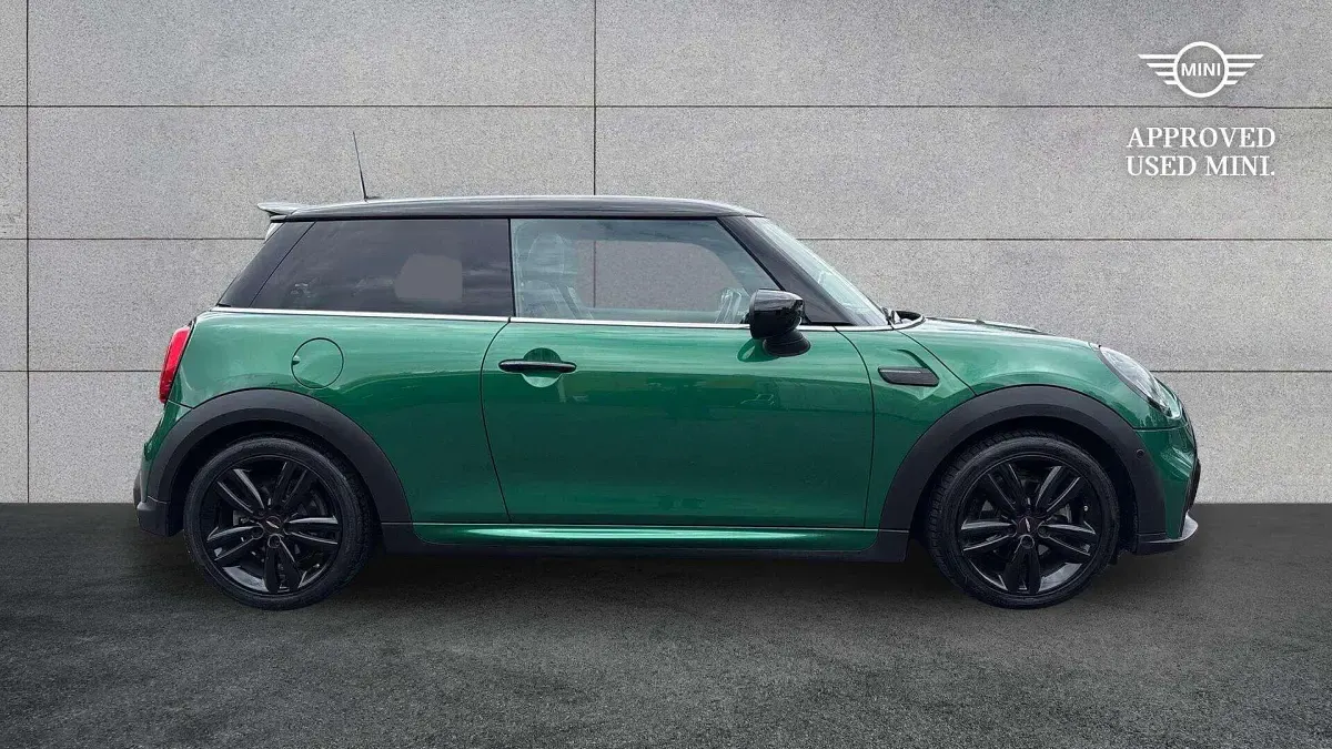 Used Mini Cooper Hatch 134 HP (98 kW) 2021 Green Hatchback
