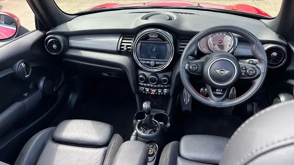 Used Mini Cooper Cabriolet Sport 136 HP (100 kW) 2019 Red Cabriolet