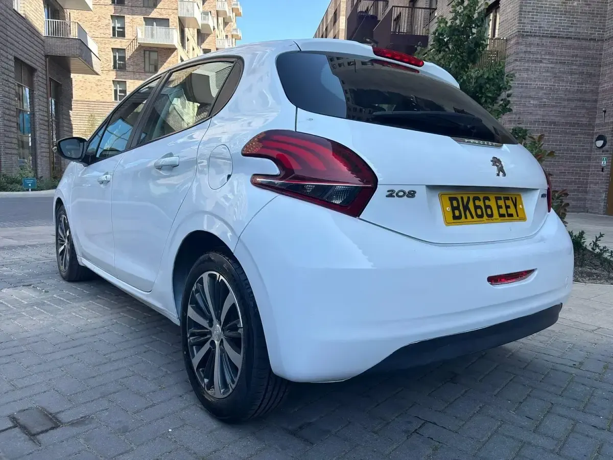 Used Peugeot 208 Active 2016 White Hatchback
