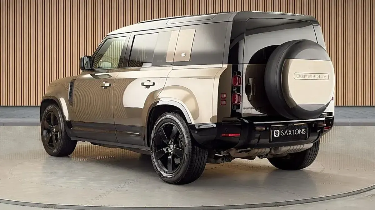 Used Land Rover Defender HSE Dynamic 300 HP (220 kW) 2022 Gondwana stone SUV
