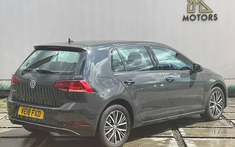 Used VW Golf VII SE 125 HP (91 kW) 2018 Grey Hatchback
