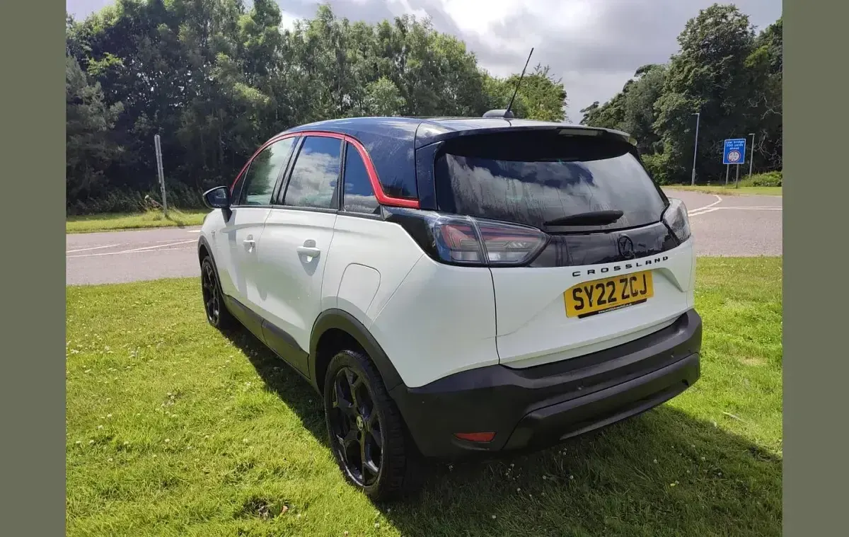 Used Vauxhall Crossland GS Line 108 HP (79 kW) 2022 White SUV