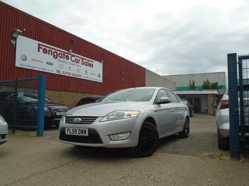 Używany Ford Mondeo Ghia 123 KM (90 kW) 2009 Srebrny Hatchback