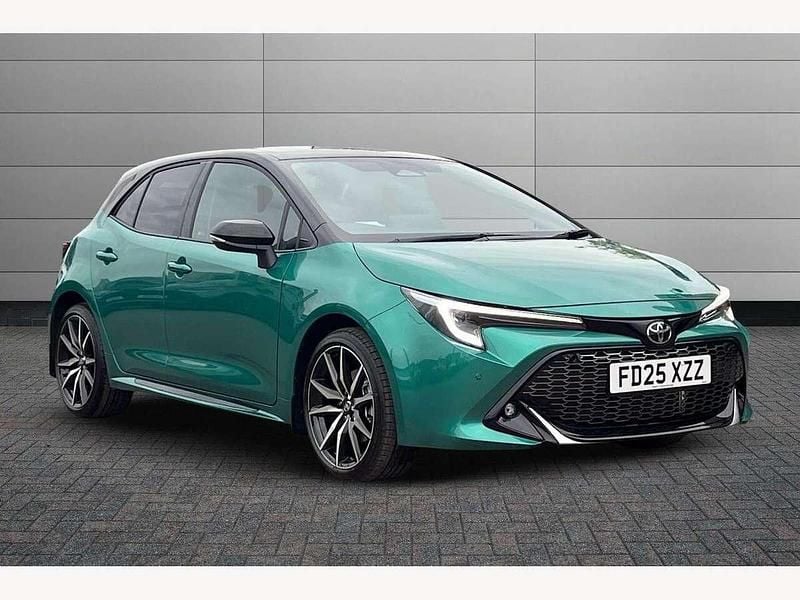 Green Used 2025 Toyota Corolla Sport Hatchback | £29,999 (Expensive) - Image 1/3