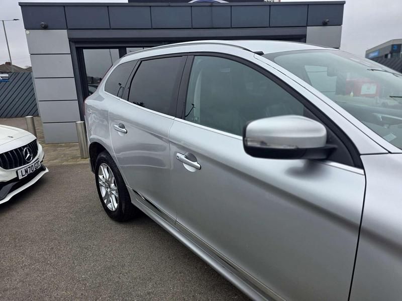 Used Volvo XC60 SE Lux 215 HP (158 kW) 2014 Silver SUV