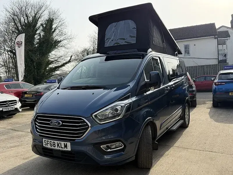 Used Ford Tourneo Custom Titanium 130 HP (95 kW) 2018 Blue Van