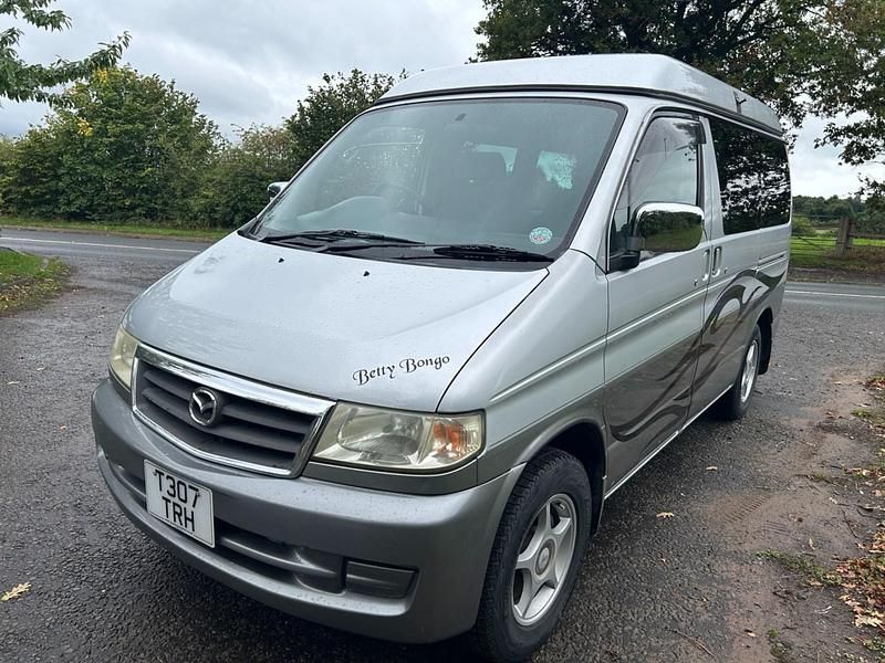 Begagnad Mazda Bongo 2015 Grå Minibuss