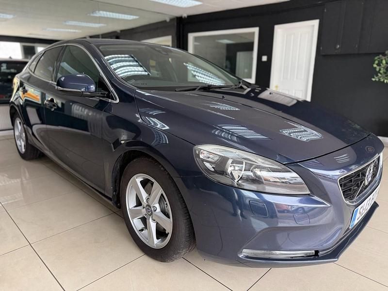 Blue Used 2013 Volvo V40 SE Estate | £4,795 (Fair price) - Image 1/4