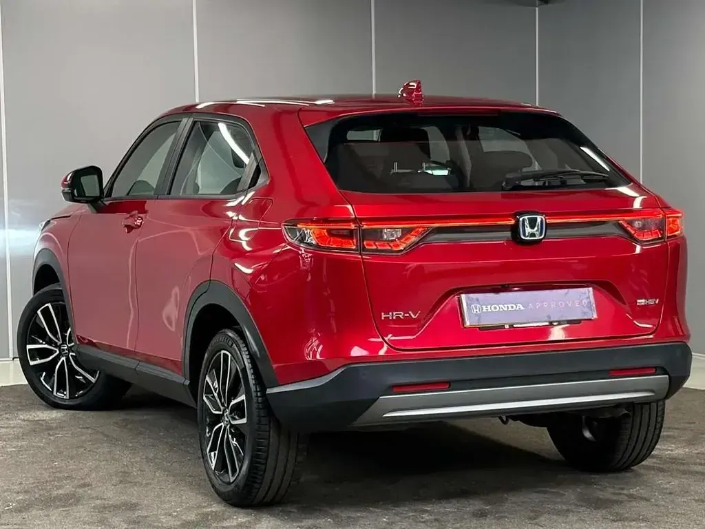Używany Honda HR-V Elegance 131 KM (96 kW) 2023 Czerwony SUV