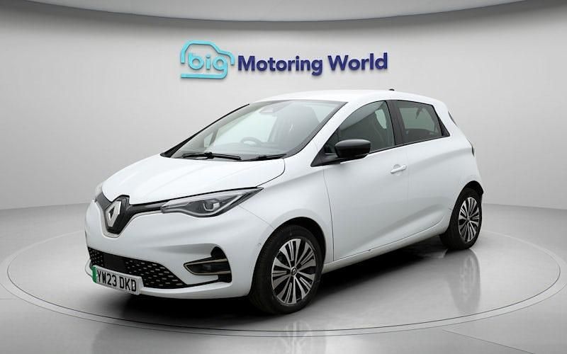Used Renault Zoe Techno 100 kW (136 HP) 2023 White Hatchback