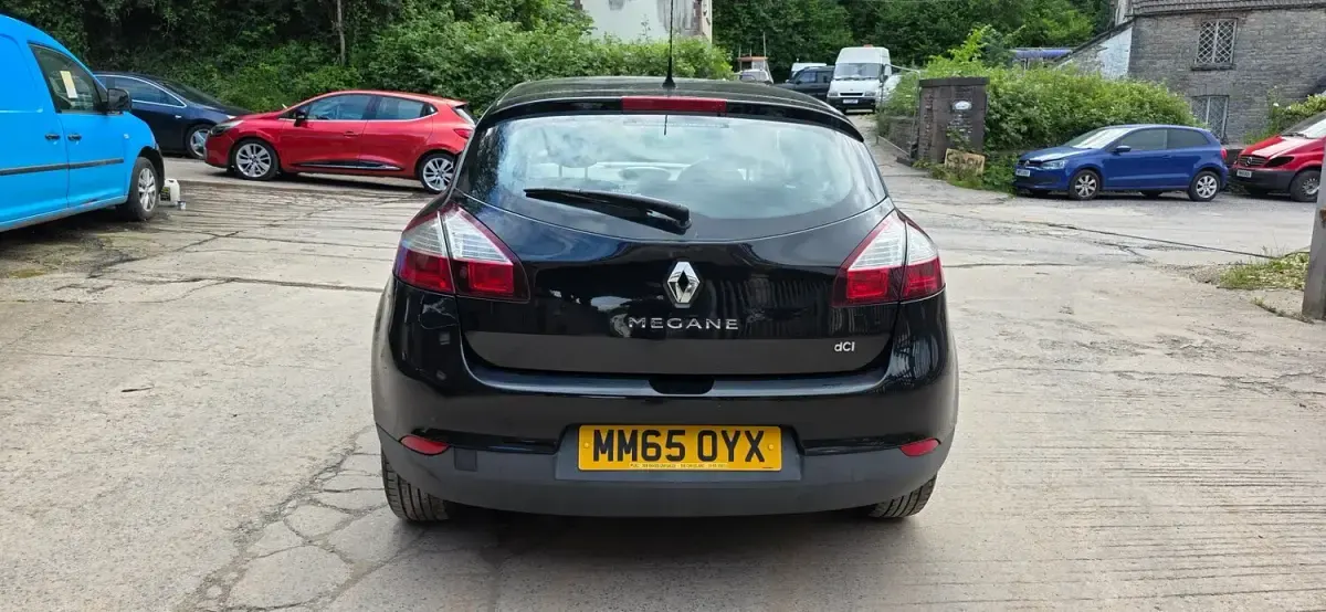 Used Renault Mégane Expression+ 110 HP (80 kW) 2016 Black Hatchback