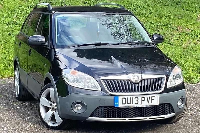 Used Skoda Fabia 105 HP (77 kW) 2013 Black Estate