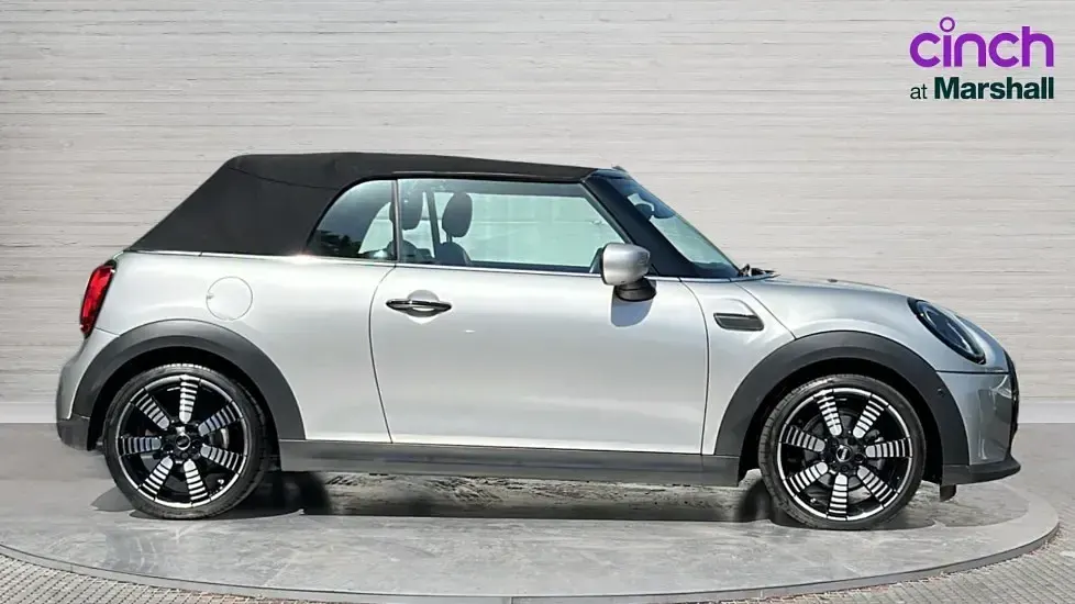 Used Mini Cooper Cabriolet Exclusive 136 HP (100 kW) 2024 Melting silver iii Cabriolet