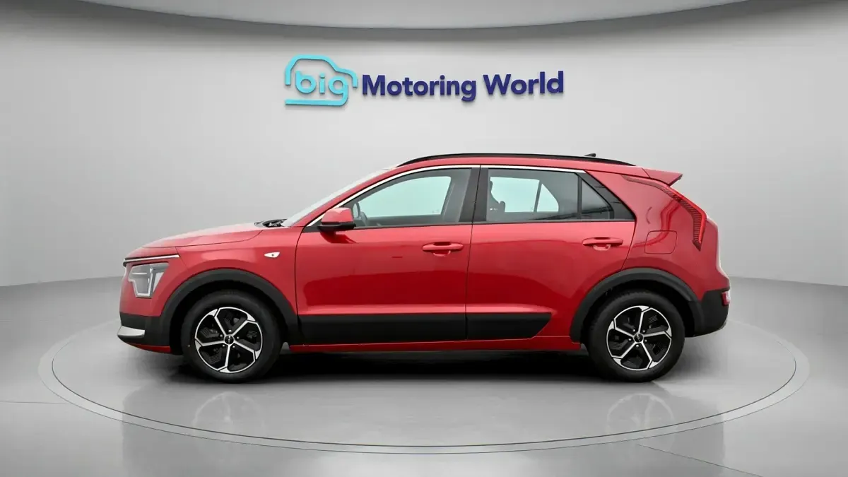 Second-hand Kia Niro 141 CP (103 kW) 2022 Roșu SUV