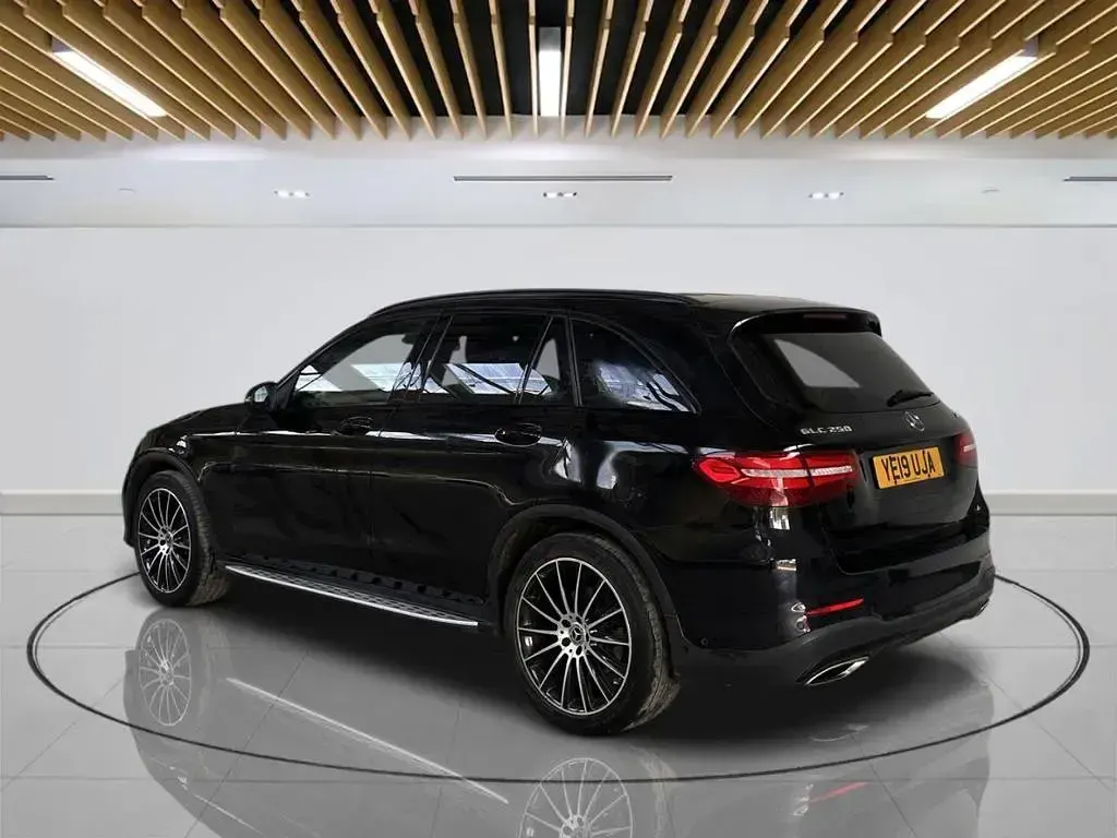 Used Mercedes GLC250 AMG 211 HP (155 kW) 2019 Black SUV
