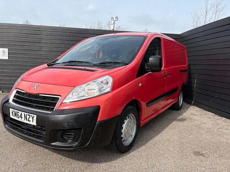 Used Peugeot Expert 90 HP (66 kW) 2014 Red Van