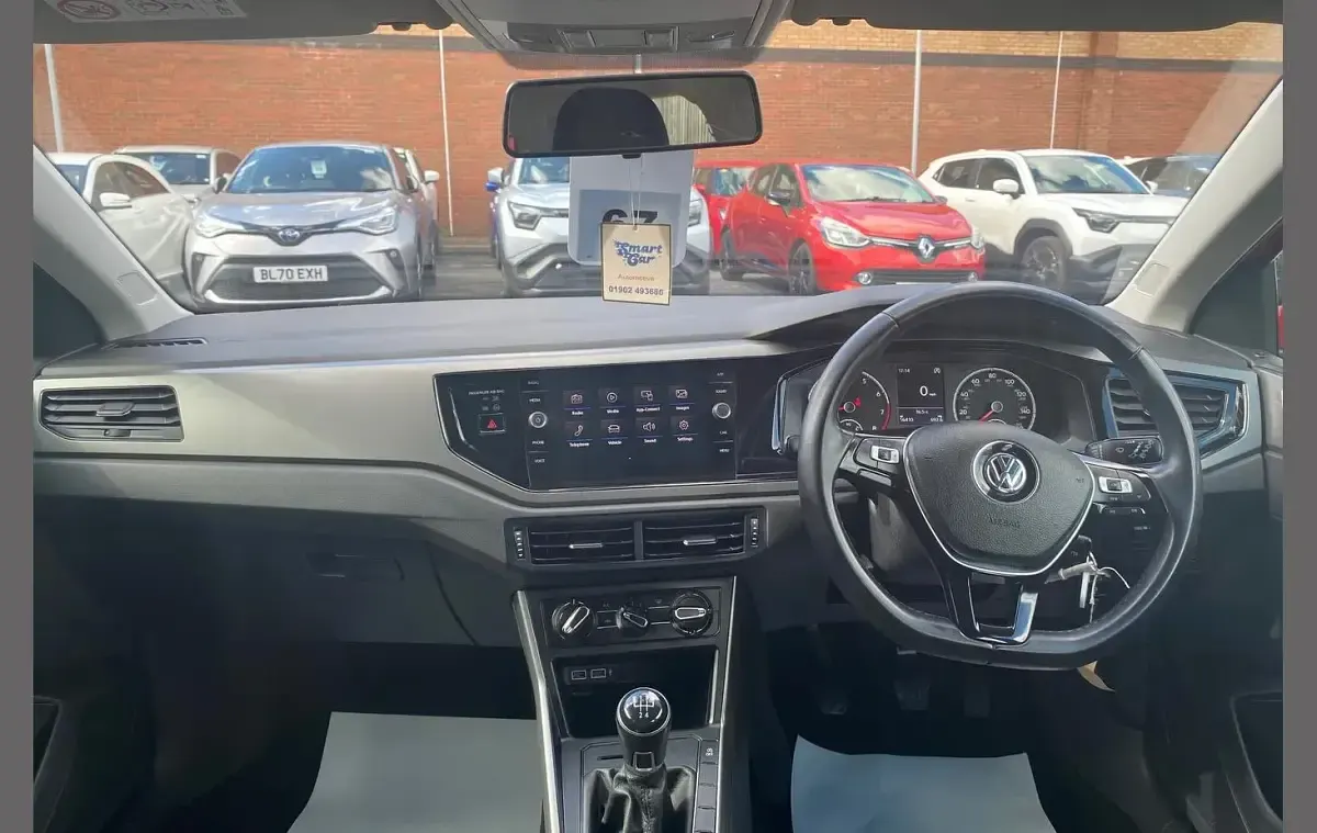 Used VW Polo SE 94 HP (69 kW) 2019 Red Hatchback