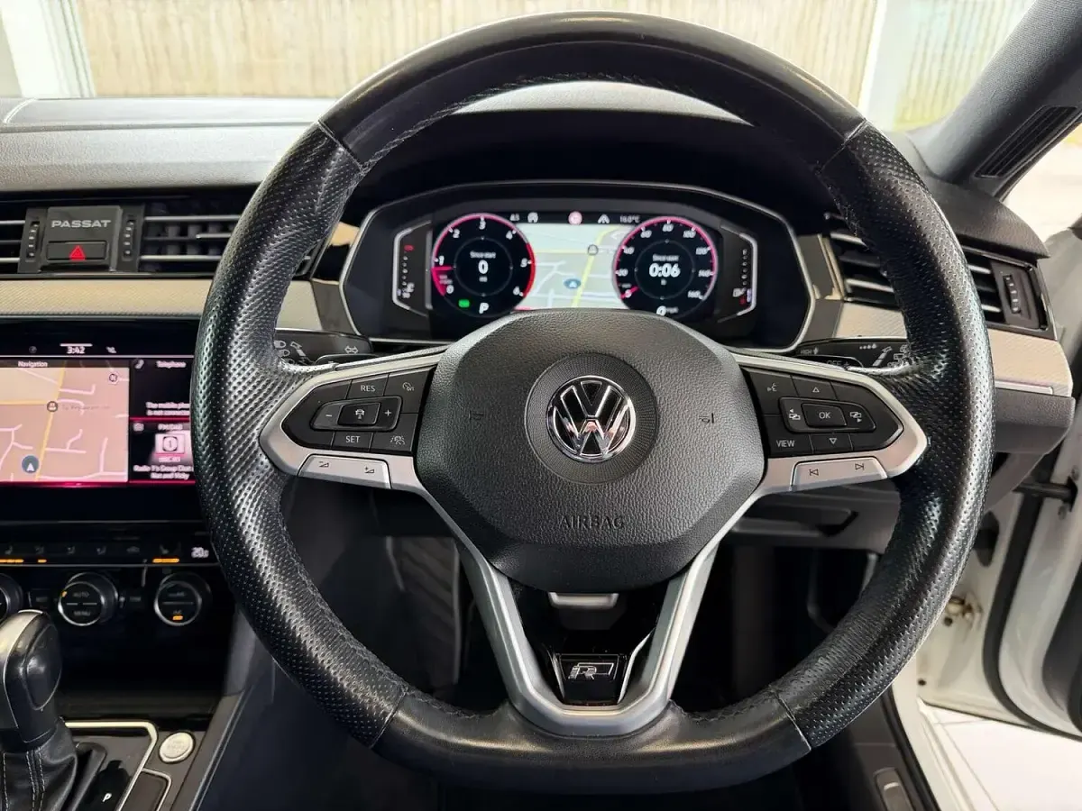 Used VW Passat R-line 190 HP (139 kW) 2020 White Estate