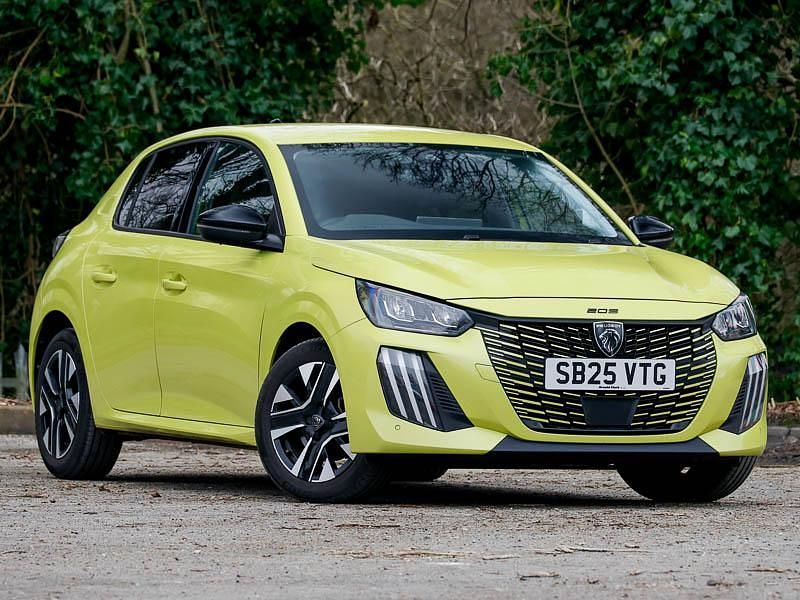 Used Peugeot 208 Allure 101 HP (74 kW) 2025 Yellow Hatchback