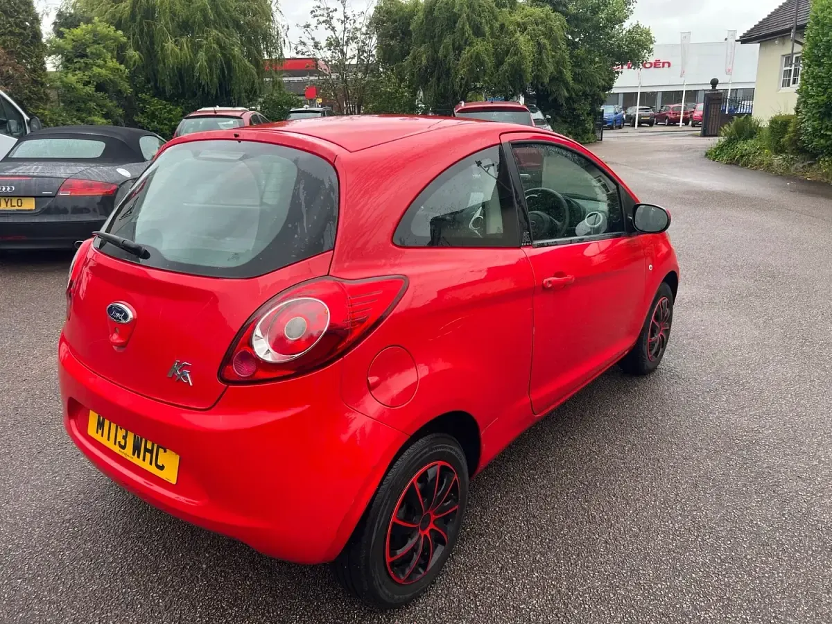 Used Ford Ka 69 HP (50 kW) 2013 Red Hatchback
