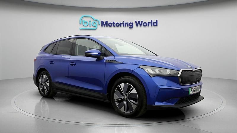 Used 2021 Skoda Enyaq iV Loft SUV | £15,300 (Fair price) - Image 1/4