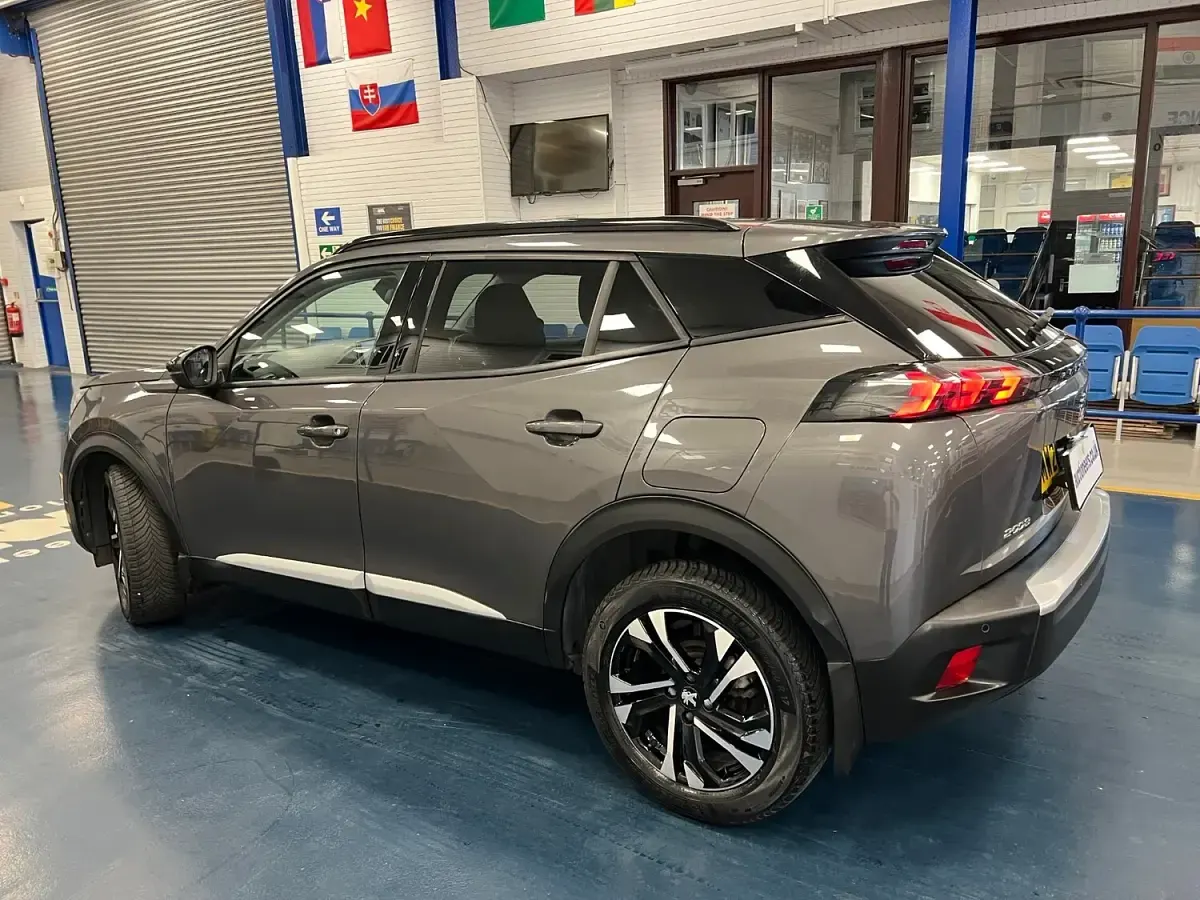 Used Peugeot 2008 Allure Premium 110 HP (80 kW) 2022 Grey SUV