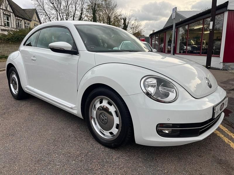 Used VW Beetle Design 105 HP (77 kW) 2015 White Hatchback