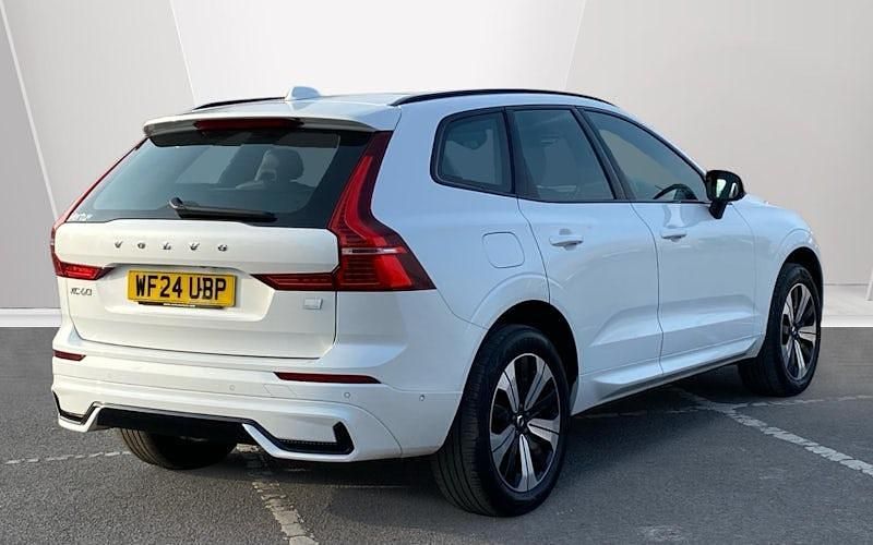 Used Volvo XC60 Plus 350 HP (257 kW) 2023 White SUV