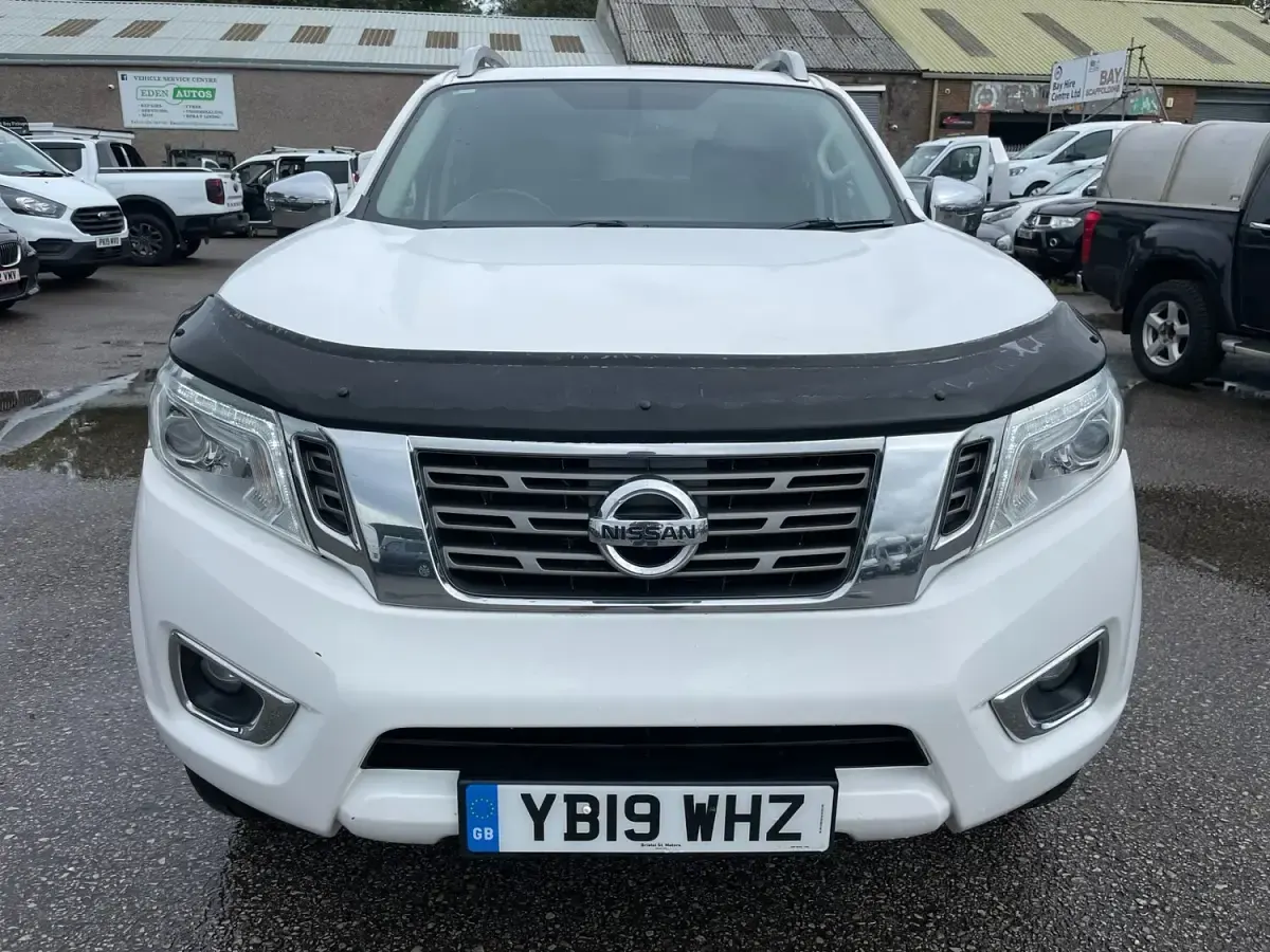 Used Nissan Navara Tekna 190 HP (139 kW) 2019 White Pickup