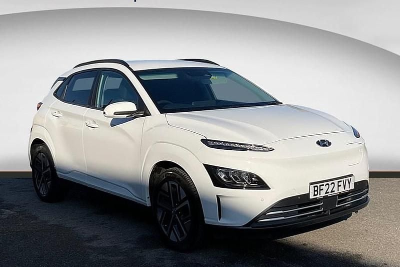 White Used 2022 Hyundai Kona Premium SUV | £14,290 (Fair price) - Image 1/1