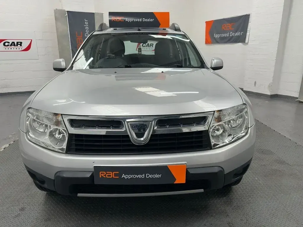 Used Dacia Duster Lauréate 110 HP (80 kW) 2014 Silver SUV