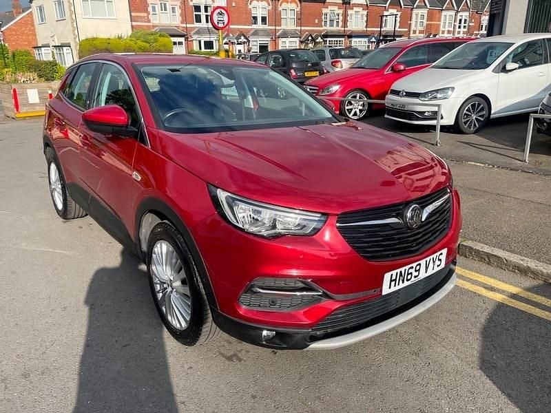 Used Vauxhall Grandland X Business Edition 130 HP (95 kW) 2019 Red SUV