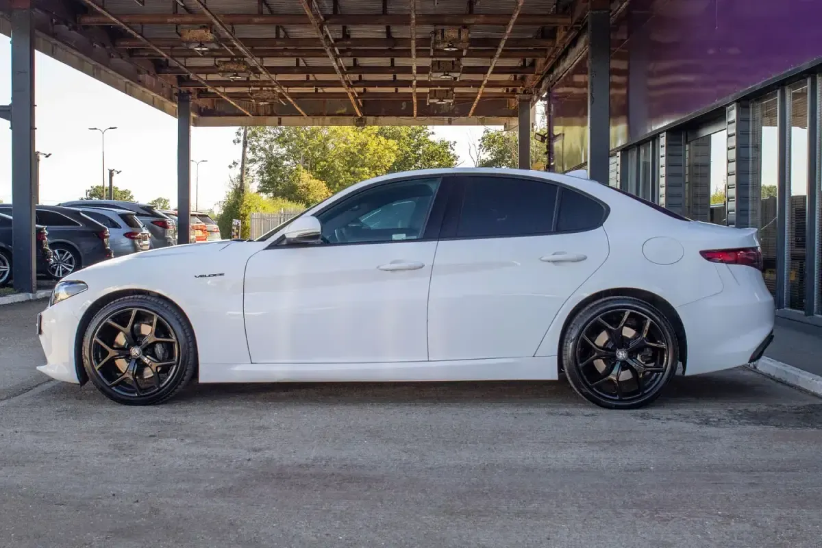 Used Alfa Romeo Giulia Saloon Veloce 280 HP (205 kW) 2021 White Sedan