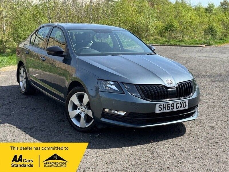 Grey Used 2019 Skoda Octavia SE Drive Hatchback | £12,495 (Fair price) - Image 1/4