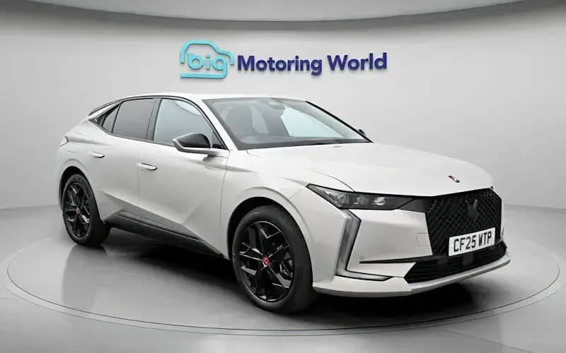 Usado DS Automobiles DS4 Performance 225 CV (165 kW) 2024 Gris SUV