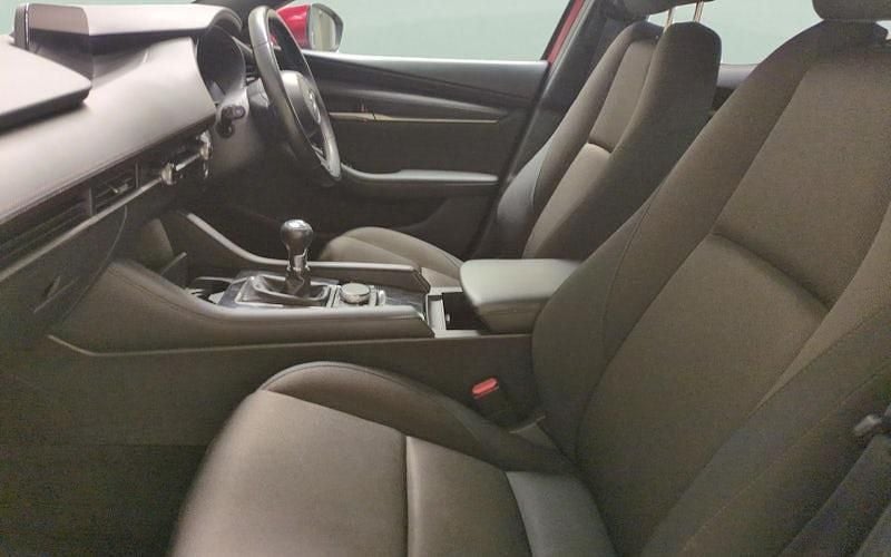 Begagnad Mazda 3 122 HK (89 kW) 2022 Röd Halvkombi