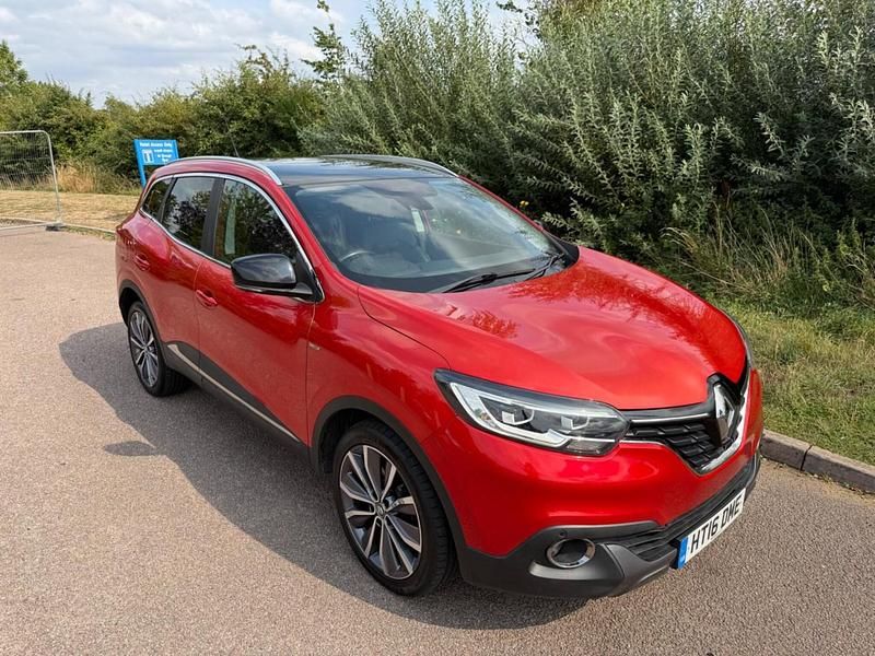 Red Used 2016 Renault Kadjar Signature SUV | £6,499 (Good price) - Image 1/4